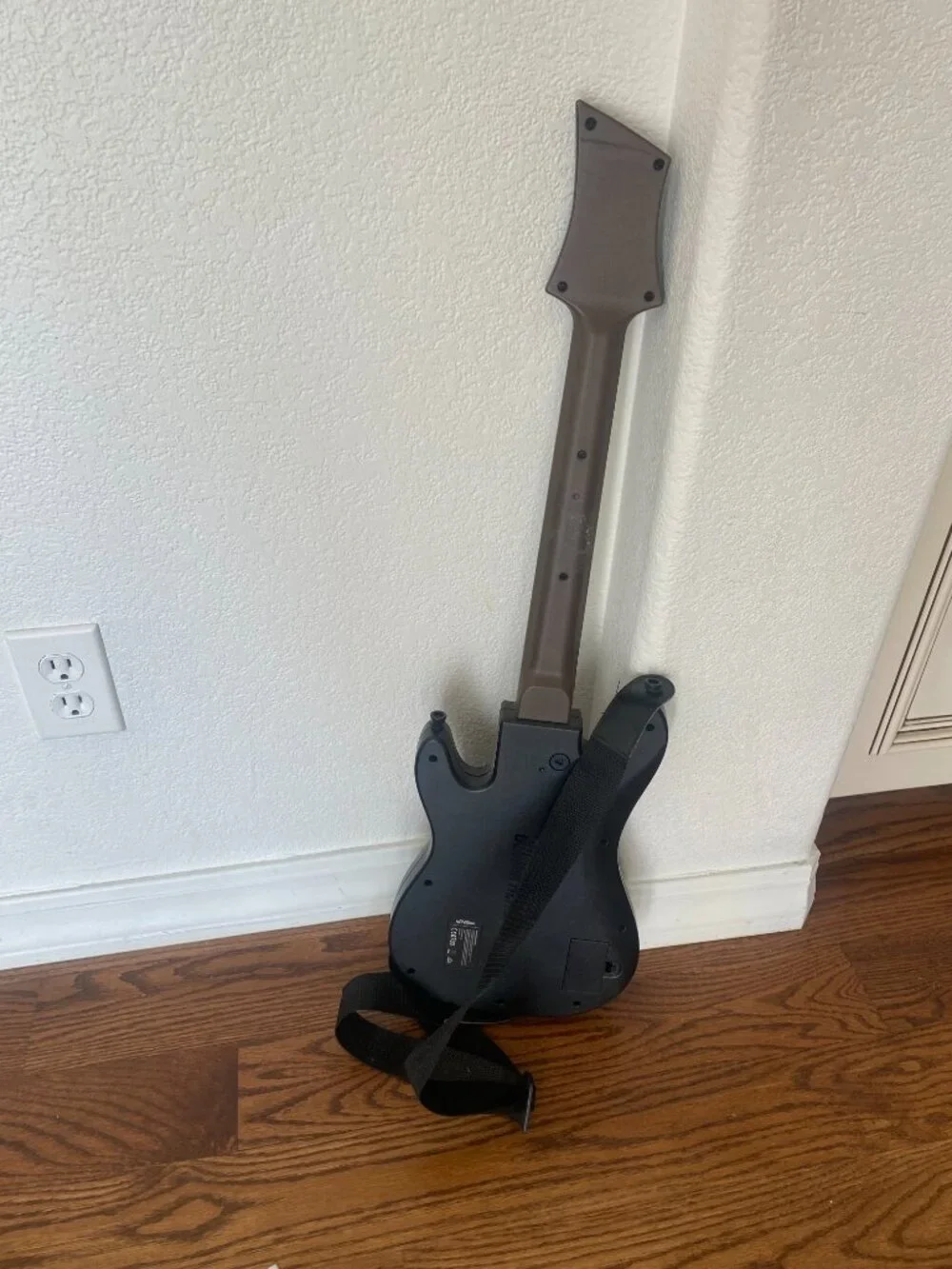Guitar Hero Activision Wireless Guitar Controller 0000654 UNTESTED Strap Black